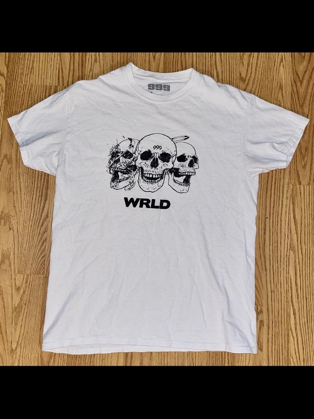 Juice Wrid RARE 999 Members Skull Graphic White Short Sleeve T-Shirt
Size Medium